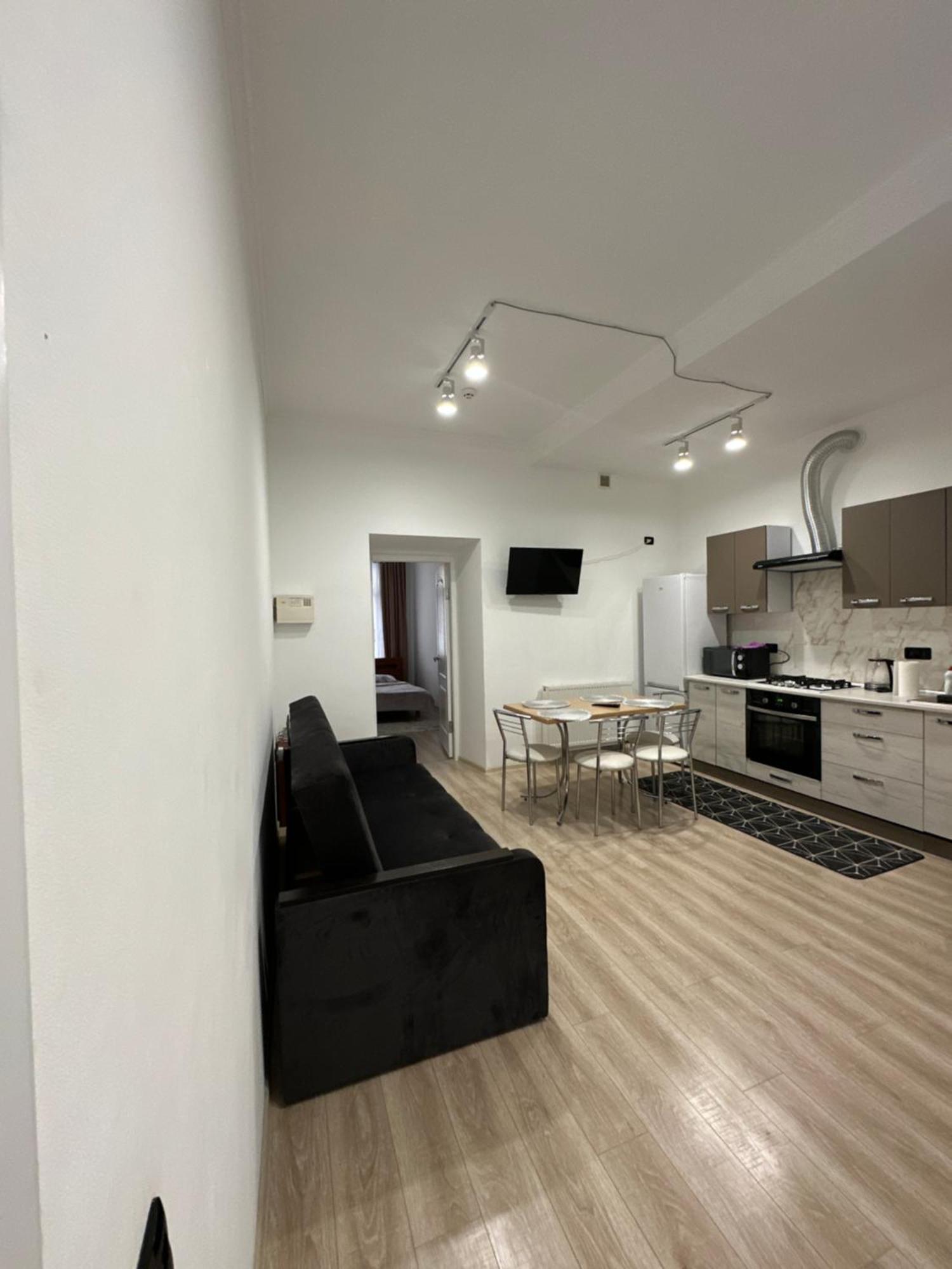 Levvv Apartment Lviv Eksteriør billede